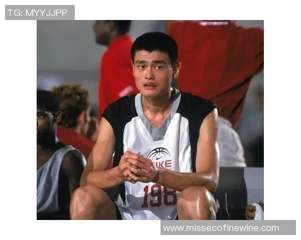 姚明在比赛中遭遇失利的背后故事与他不屈不挠的篮球精神