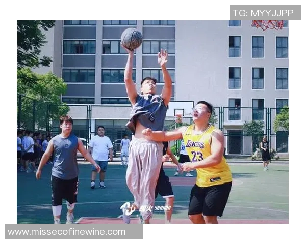 吴镇宇深情回忆姚明的篮球生涯与友谊展现体育精神与人生哲学 吴镇宇深情回忆姚明的篮球生涯与友谊展现体育精神与人生哲学