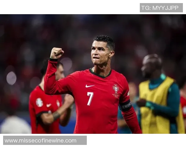 黄色短裤足球明星究竟是谁揭秘他的传奇故事与精彩瞬间