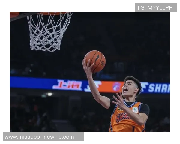 2018年篮球界风云人物盘点知名明星球员的精彩表现与成就回顾
